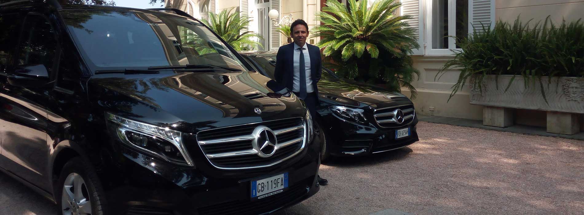 Traslado privado Mercedes en la carretera de la Costa Amalfitana