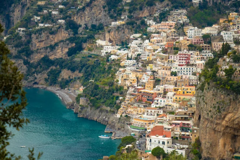 la route vers la dolce vita : transferts premium vers positano pour